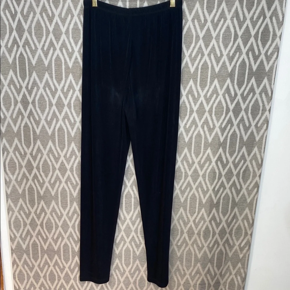 Chico's Black Travelers Pants Size: 1 Conventional Size: Small - Picture 3 of 4